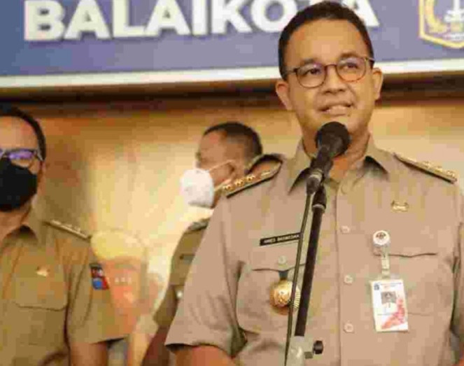 Gubernur DKI Jakarta Anies Baswedan memberi masukan kepada masyarakat untuk dapat melakukan salat Idul Fitri di rumah masing-masing.  (Foto: MNC Media)