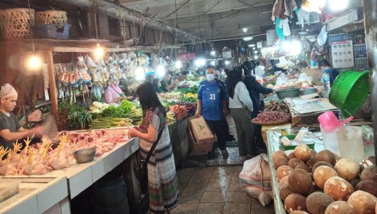 Larangan Mudik, Pengunjung Pasar Tradisional di Bekasi Meningkat (FOTO:MNC Media)