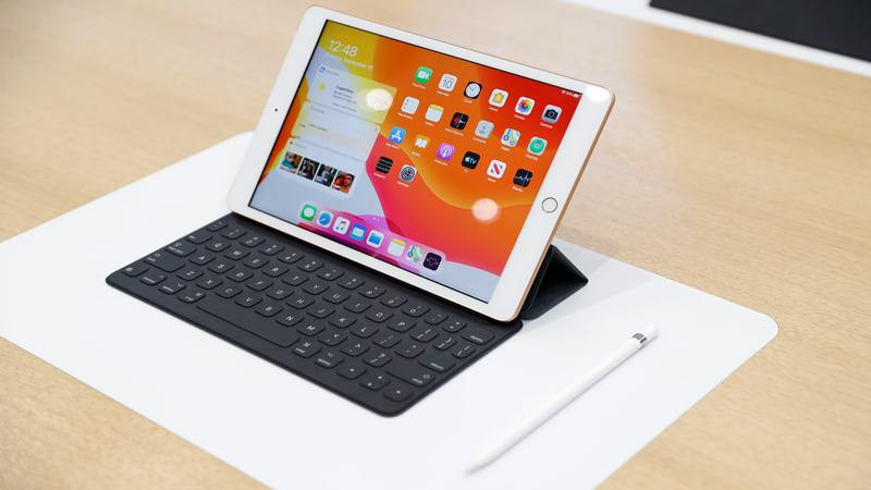 Apple memastikan tidak akan menghadirkan produk baru lagi hingga akhir 2023 ini. Tidak ada iPad dan AirPods baru sebagai kado Natal. (MNC Media)
