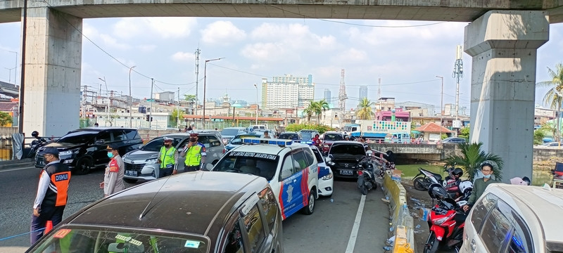 Ancol Ditutup Sementara, Ratusan Kendaraan 
