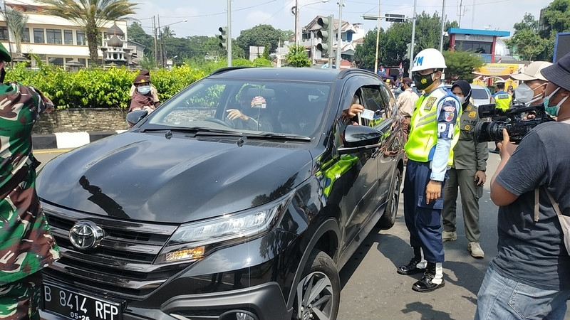 Naik Pakai Nomor Dinas 