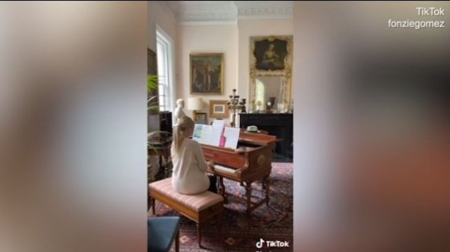 Pakai Kartu Kredit Ayahnya, Wanita Ini Hidup Glamor dan Beli Rumah Rp241 Miliar. (Foto: MNC Media)