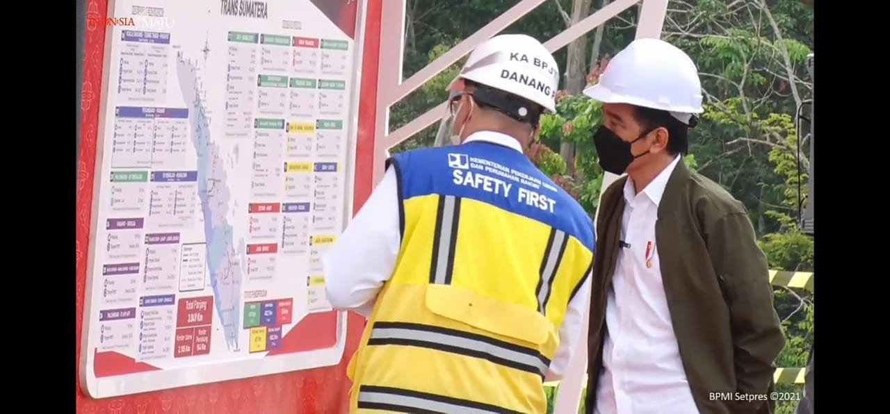 Jokowi Sidak Proyek Tol Dumai-Pekanbaru (FOTO: MNC Media)