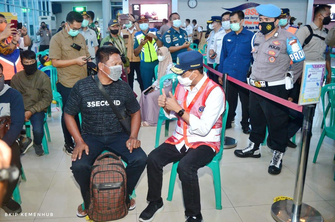 Warga dari Sumatera Wajib Tes Rapid Antigen Jika Menyeberang ke Jawa. (Foto: MNC Media)