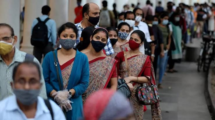 Varian Covid-19 India Masuk Jateng, Ganjar Minta Vaksinasi Lansia Dipercepat