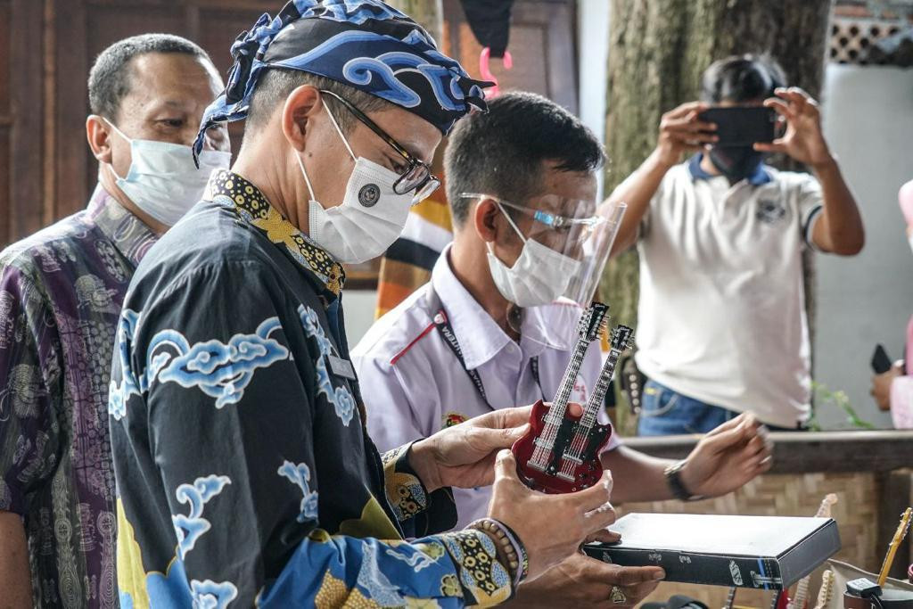 Pulihkan Ekonomi, Sandiaga Bantu Permodalan Pelaku Parekraf Cirebon  (FOTO:MNC Media)