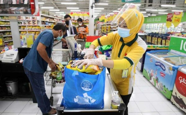 Giant Gulung Tikar, Ribuan Pekerja UMKM Terancam Kehilangan Pekerjaan (FOTO: MNC Media)