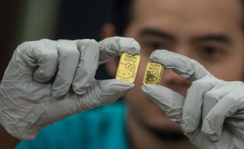 Harga emas batangan PT Aneka Tambang (Antam) pada perdagangan hari ini, Kamis (9/12/2021) merosot Rp 3.000 di harga Rp 930.000 per gram. (Foto: MNC Media)