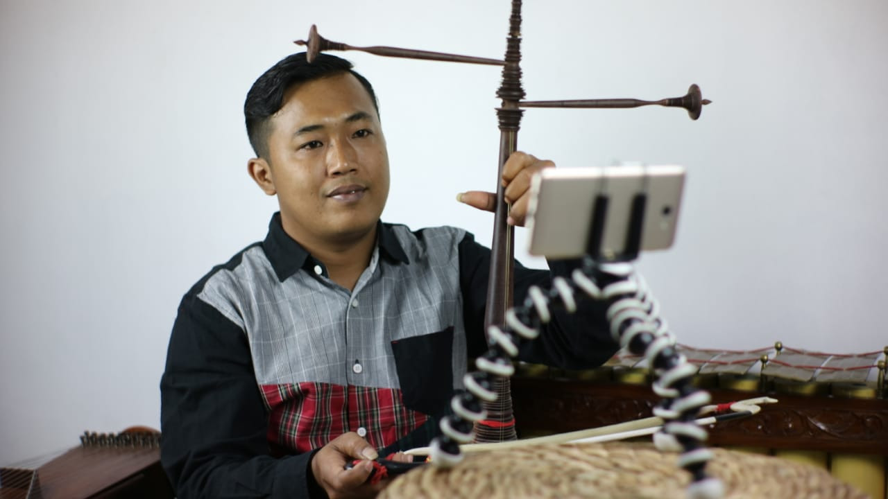 Memanfaatkan teknologi digital, kelompok seniman dari berbagai daerah menciptakan platform khusus belajar seni secara online di mejaseni.com. (Foto: MNC Media)