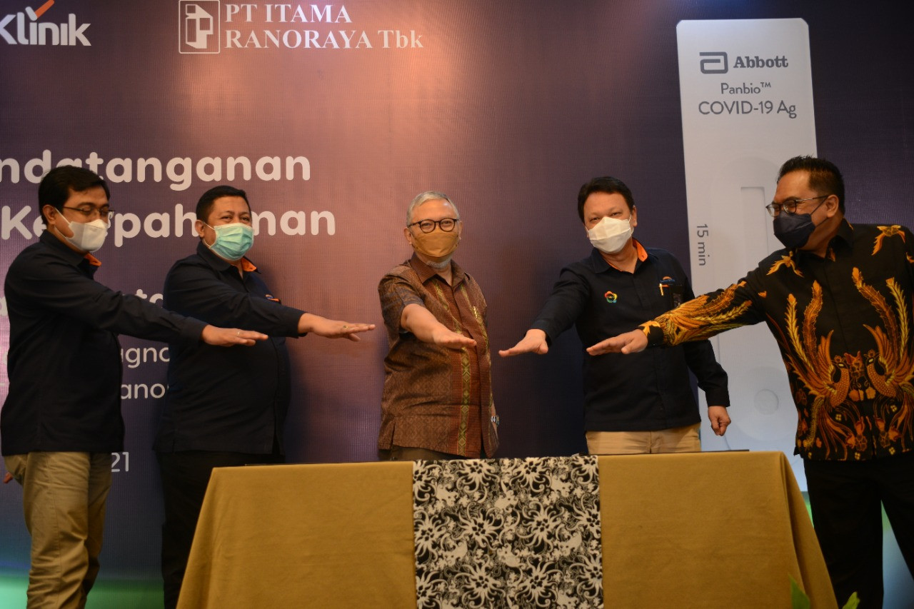 Kimia Farma Diagnostika Tunjuk IRRA Sebagai pemasok Alat Swab Antigen. (Foto: MNC Media)