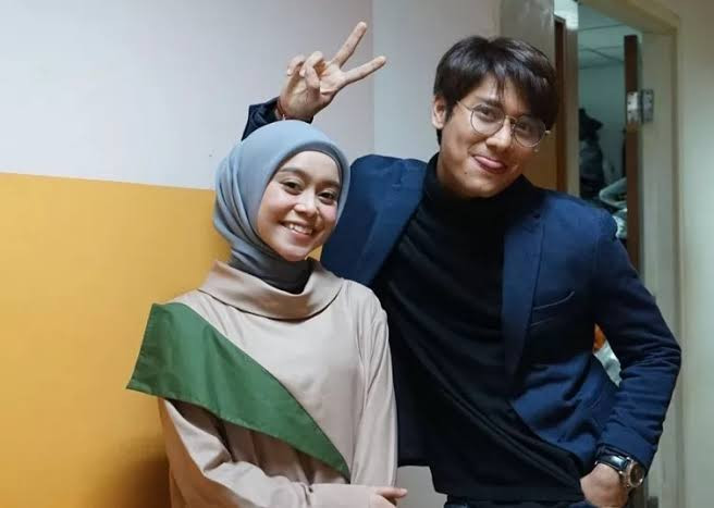 Lamaran, Rizky Billar Beri Lesti Andryani Seserahan Mewah, Ada Tas LV hingga Cincin Rp30 Juta (FOTO:MNC Media)