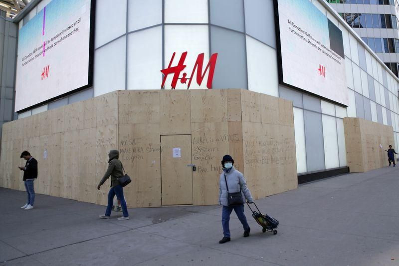 H&M Cetak Angka Penjualan Tertinggi Usai Lockdown Mulai Dikendurkan. (Foto: MNC Media)