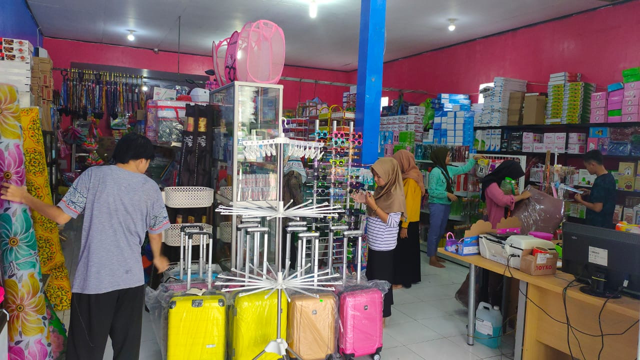 Berkah Jualan Perabotan Rumah Tangga, Pengusaha Ini Raup Rp500 Juta per Bulan (FOTO:MNC Media)