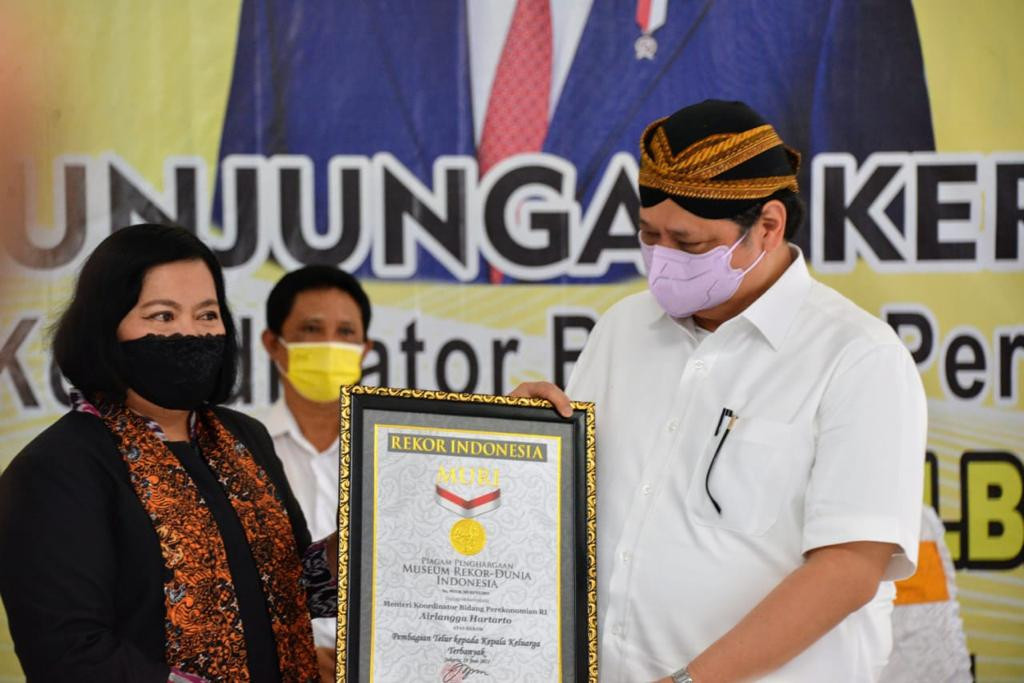 Kampanye Makan Telur Ayam Menko Airlangga Masuk Rekor Muri (FOTO: MNC Media)