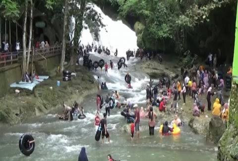 Viral Objek Wisata di Maros, Pengunjung Berkerumun Abaikan Prokes (FOTO:MNC Media)