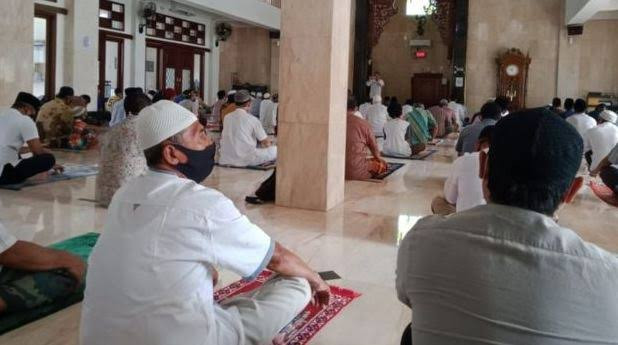 Kasus Covid-19 Membludak, MUI Minta Salat Jumat Diganti Salat Dzuhur di Rumah (FOTO:MNC Media)