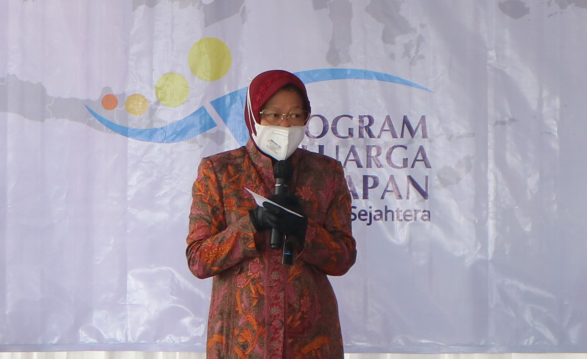 Harga BBM Belum Naik Tapi BLT Sudah Cair, Menteri Risma: Itu Keputusan Presiden (Foto: MNC Media).