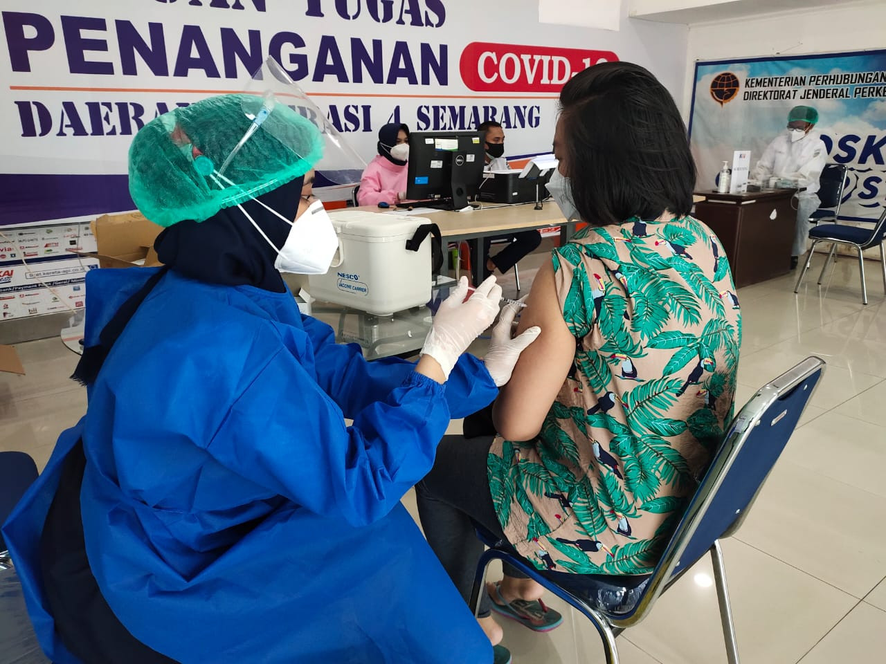 Naik Kereta, Seluruh Penumpang KAI Diberikan Vaksin Covid-19 Gratis. (Foto: MNC Media)