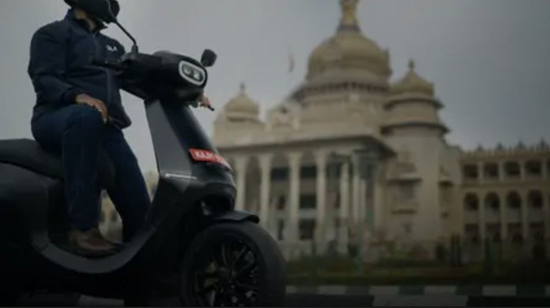 Perusahaan otomotif roda dua asal India yaitu Ola Electric baru saja membuka pemesanan skuter elektrik terbarunya. (Foto: MNC Media)