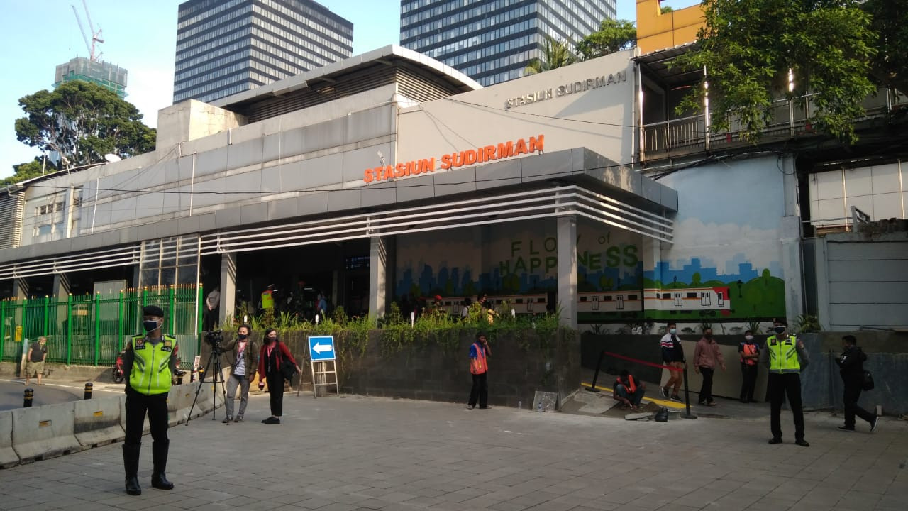 Ada LRT Jabodebek, Jumlah Penumpang di Dua Stasiun KRL Ini Alami Kenaikan 35 Persen. (Foto MNC Media)