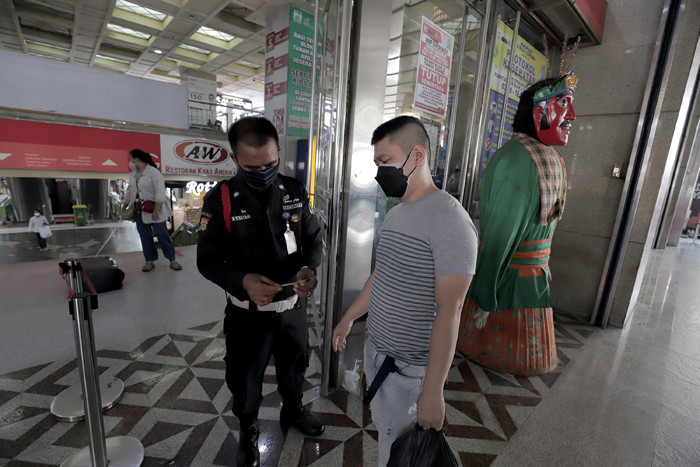 Pasar Tanah Abang Dibuka, Pengunjung yang Masuk Harus Sudah Vaksin. (Foto: MNC Media)