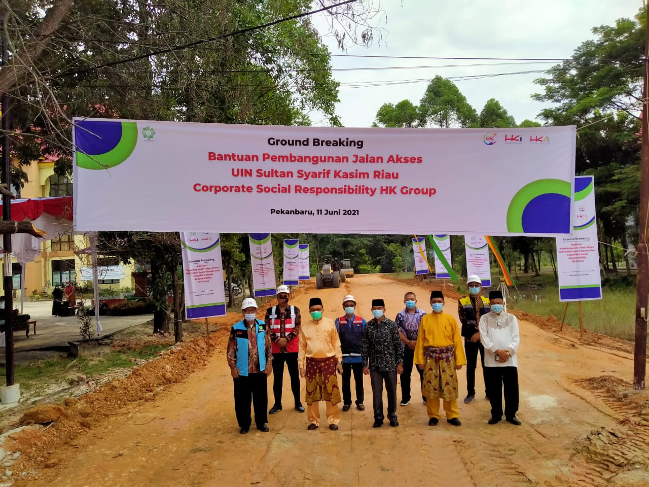 Bangun Akses Jalan di UIN Suska Riau, HKI Wujudkan Aksi Peduli Pendidikan. (Foto: HKI)