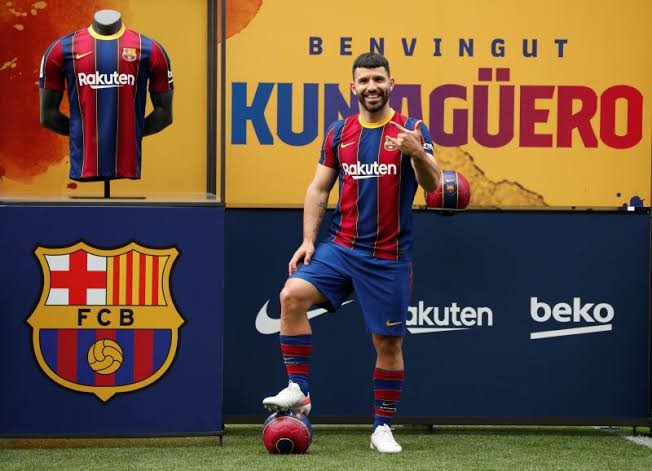 Pemain Barcelona Sergio Aguero Habiskan Rp8,5 Miliar untuk Beli Mobil Ferrari SF90 Stradale (FOTO:MNC Media)