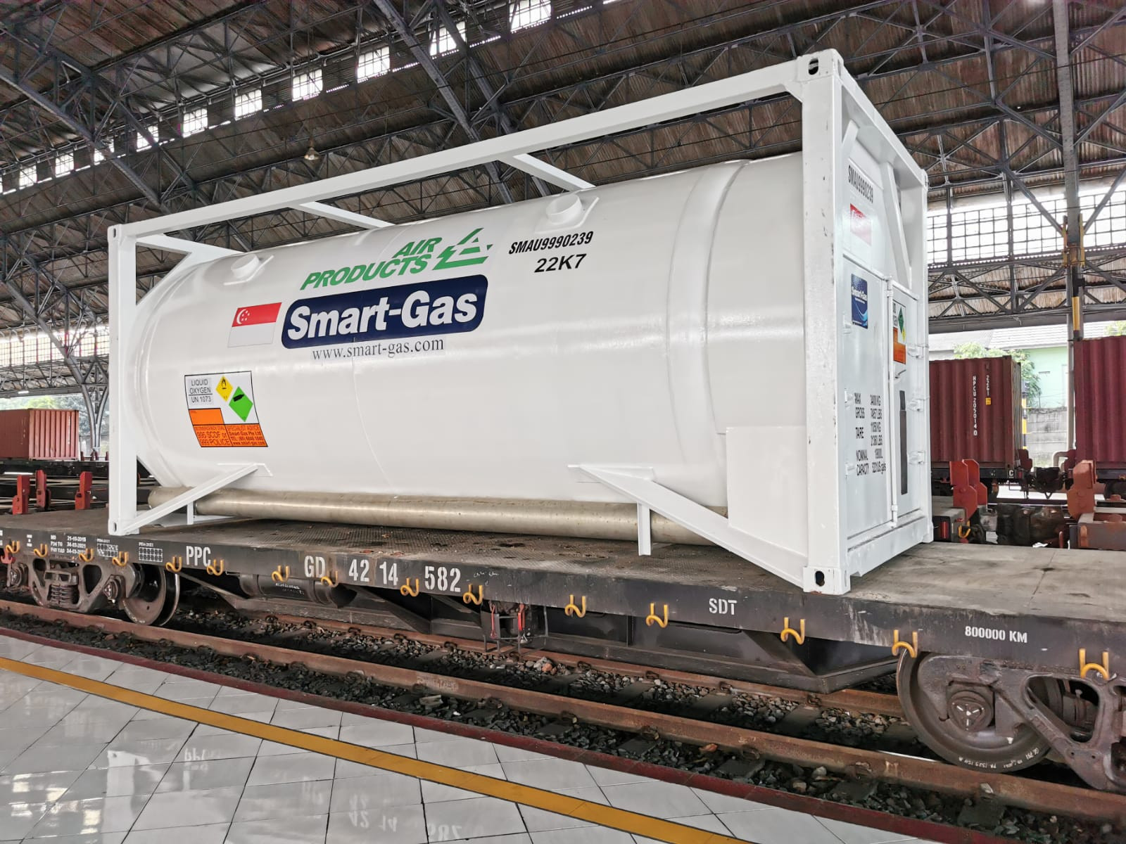 ISO Tank yang mengangkut 20 ton oksigen