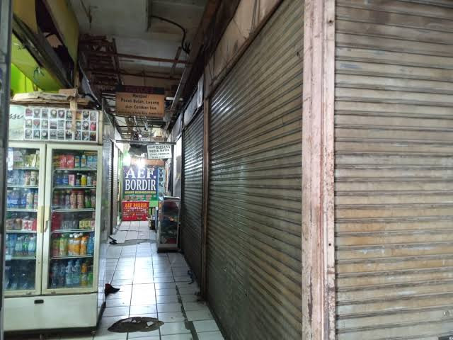 Pasar Jaya Cengkareng Sepi Pengunjung, Pedagang: Omset Turun 80 Persen (FOTO:MNC Media)