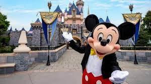Miliarder AS Traktir 400 Karyawan Liburan ke Disneyland Tokyo. (Foto: MNC Media)