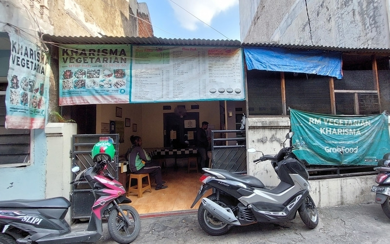 Keren Banget, Warung Ini Gratiskan Makanan Buat Warga yang Isoman. (Foto: MNC Media)