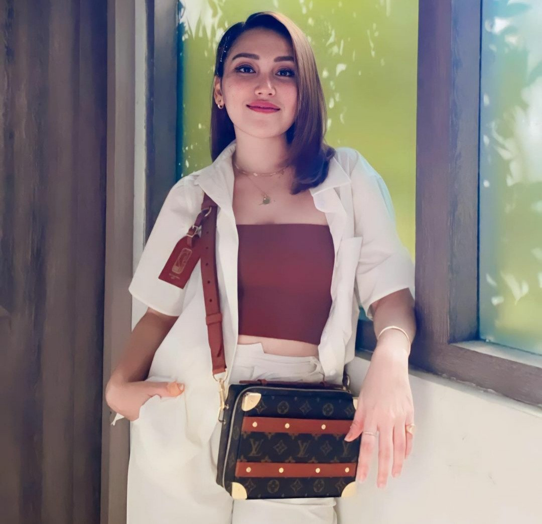 Netizen puji gaya Ayu Ting ting. (Foto: Instagram Ayu Ting Ting)