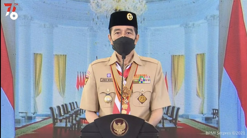 Jokowi mengimbau Pramuka Indonesia harus berada barisan terdepan dalam melindungi diri, teman-teman dan keluarga.