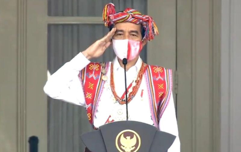 Presiden Joko Widodo mengenakan pakaian adat NTT saat pidato HUT RI ke-75. (Foto: MNC Media)