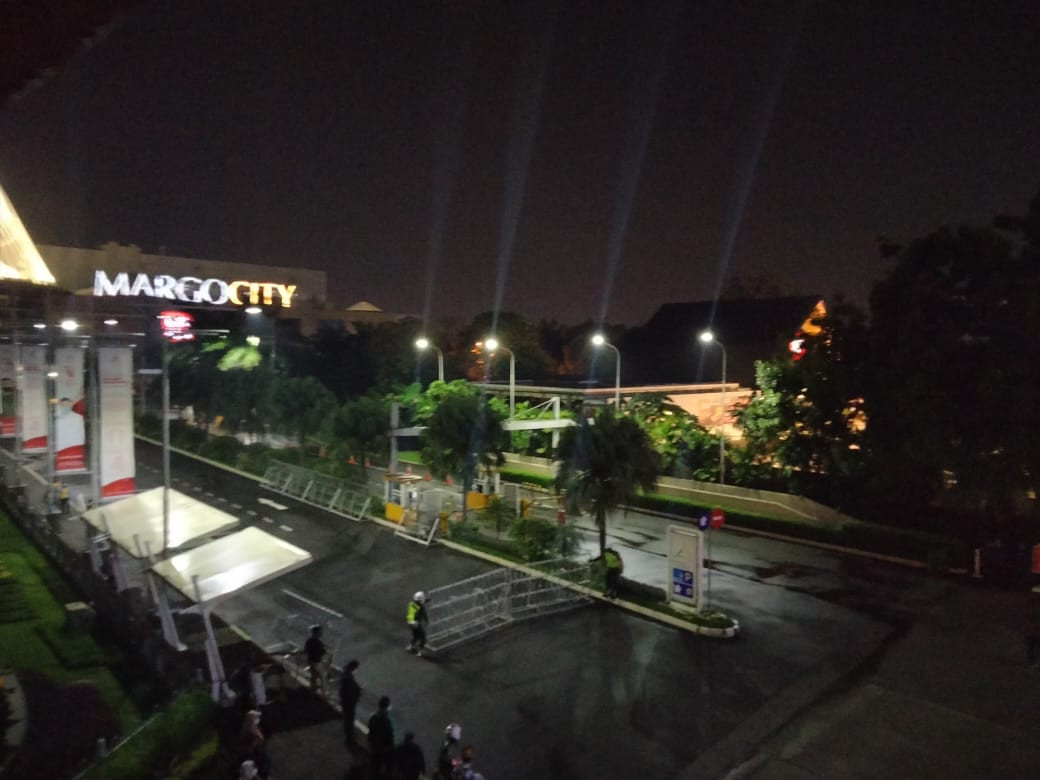 Bukan Bom, Ledakan di Margo City Akibat Plavon Mal Ambruk (FOTO: MNC Media)