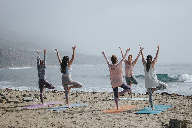 Yoga, olahraga ringan yang bisa dicoba bagi penyintas Covid-19 (Ilustrasi Photo by Kaylee Garrett on Unsplash)