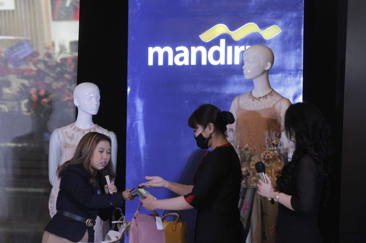 Tingkatkan Layanan Digitalisasi, Bank Mandiri (BMRI) Perkenalkan Mesin EDC Android (FOTO:MNC Media)