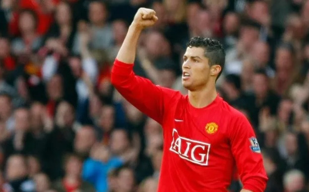 Resmi bergabung dengan Manchester United, Cristiano Ronaldo dikabarkan menjadi pemain dengan gaji tertinggi di Liga Inggris.  (Foto: Reuters)