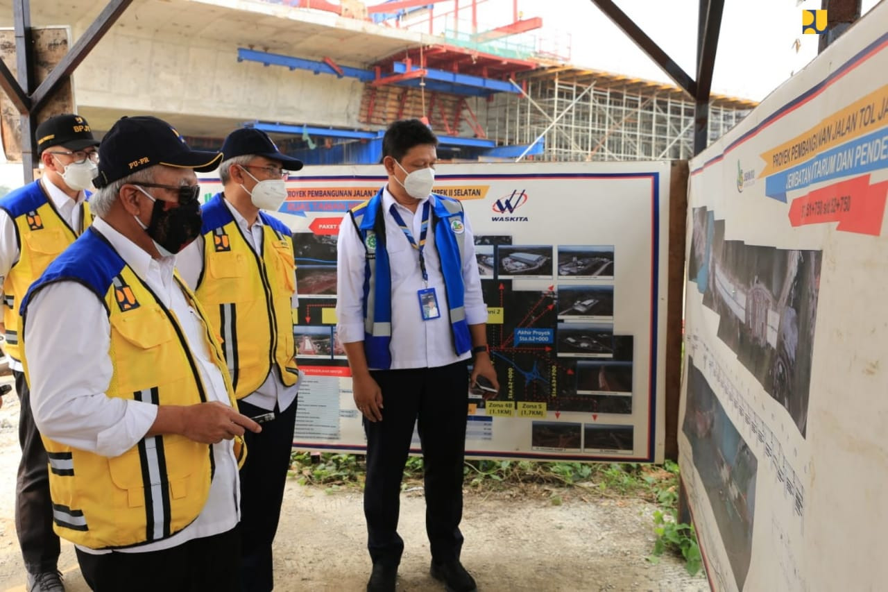 Menteri PUPR Basuki Haidmuljono menginstruksikan percepatan penyelesaian pembangunan secara bertahap Tol Japek II Selatan. (Foto: MNC Media)