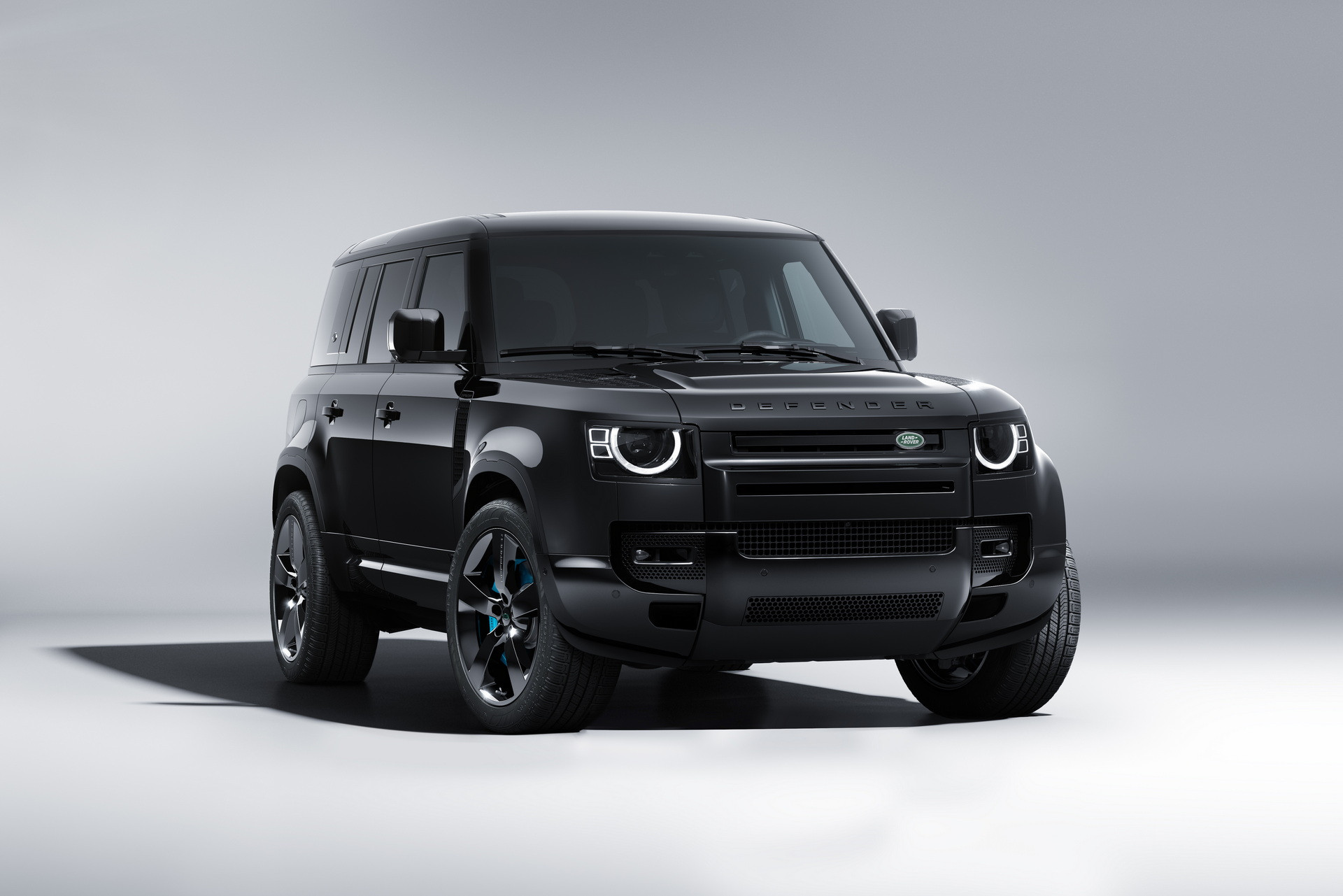 Land Rover Luncurkan Defender Edisi James Bond, Hanya Diproduksi 300 Unit (FOTO: Carscoops)
