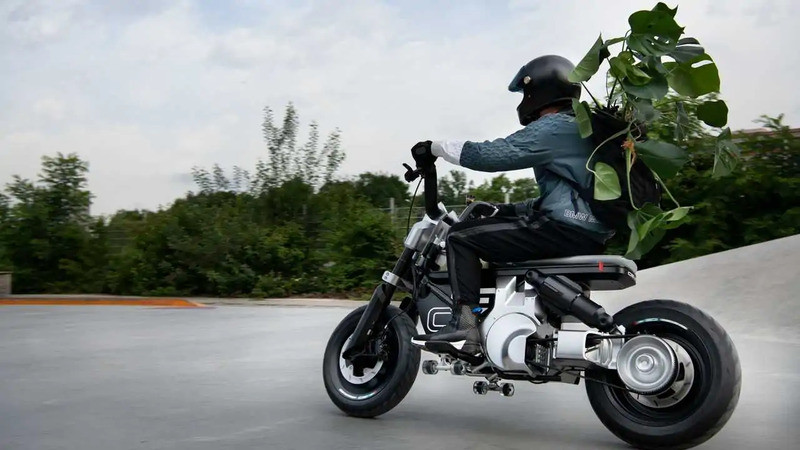 BMW Motorrad Siap Kembangkan Skuter Listrik BMW CE 02(Dok.rideapart)