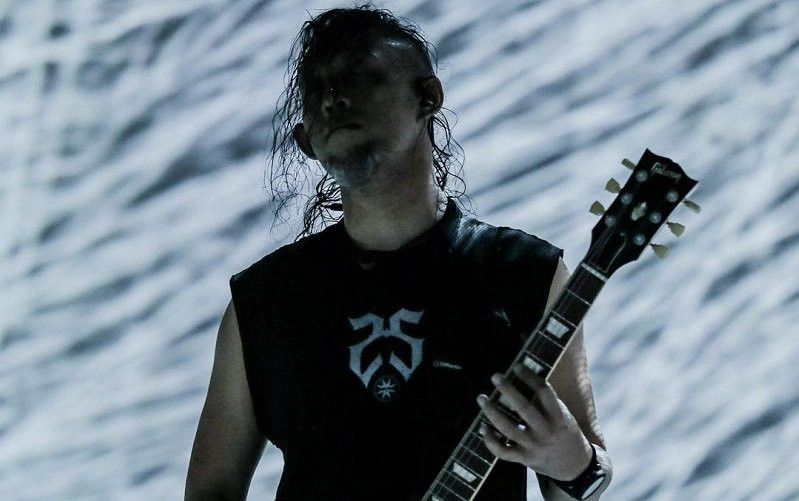 Aries Tanto atau Eben gitaris Burgerkill dikabarkan meninggal dunia di Bandung,  pukul 15.49 WIB, Jumat (3/9/2021).  (Foto: Instagram @ebenbkhc/Anggra Bagja)
