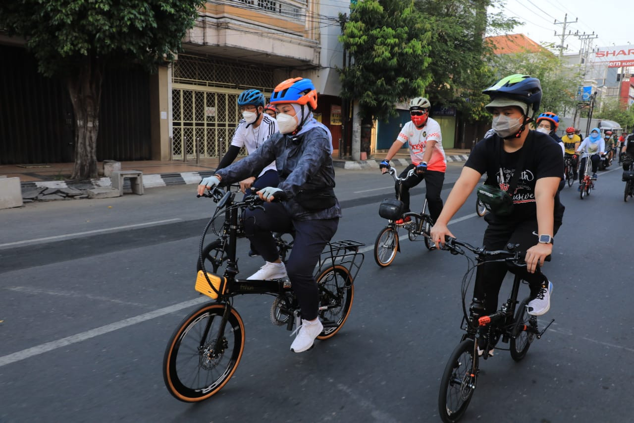 Sambil Gowes ke Toko Roti di Semarang, Menaker Ida Sidak Penerima Subsidi Upah BSUÂ (Dok.Ist)