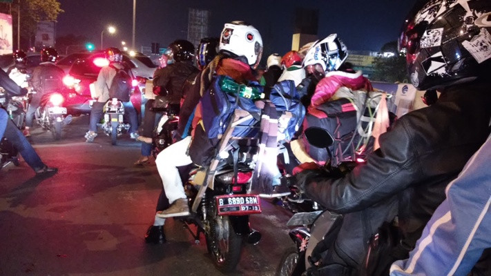Buat Komunitas Motor, Polisi Terapkan Crowd Free Night Buat Cegah Kerumunan (FOTO: MNC Media)