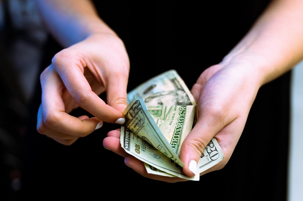 Dolar AS melemah terhadap euro (Ilustrasi Photo by Igal Ness on Unsplash)