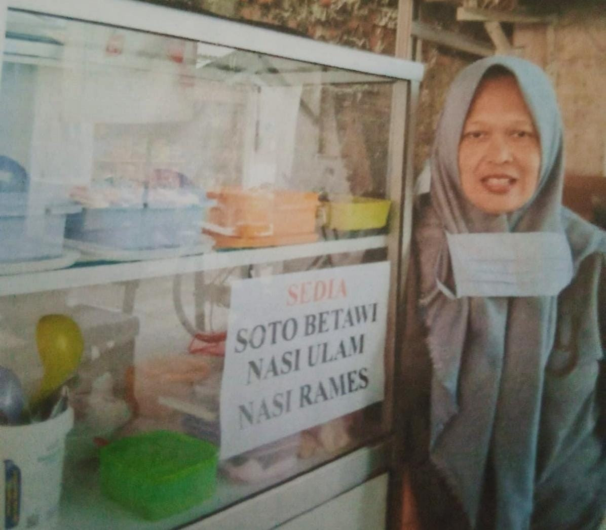 BLT Rp1,2 Juta Cair, Pedagang Soto di Bekasi: Lumayan Buat Nambah Modal (FOTO:MNC Media)