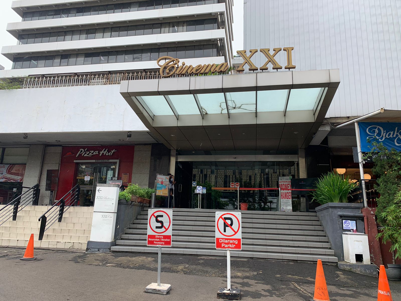Resmi Melantai di Bursa, Saham Bioskop Cinema XXI (CNMA) Masuk Efek Syariah (Foto MNC Media)
