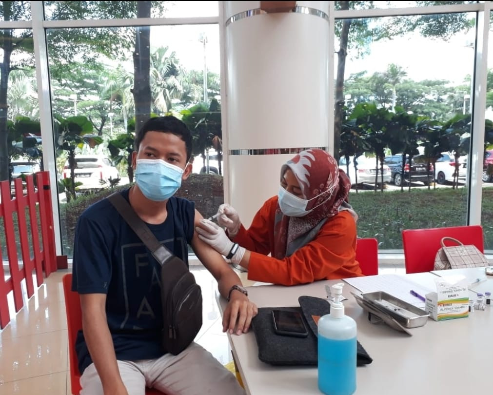 Dinas Kesehatan Kabupaten Bekasi memastikan vaksinasi Covid-19 di daerahnya telah mencapai 63,5 persen dari total sasaran vaksinasi. (Foto: MNC Media)