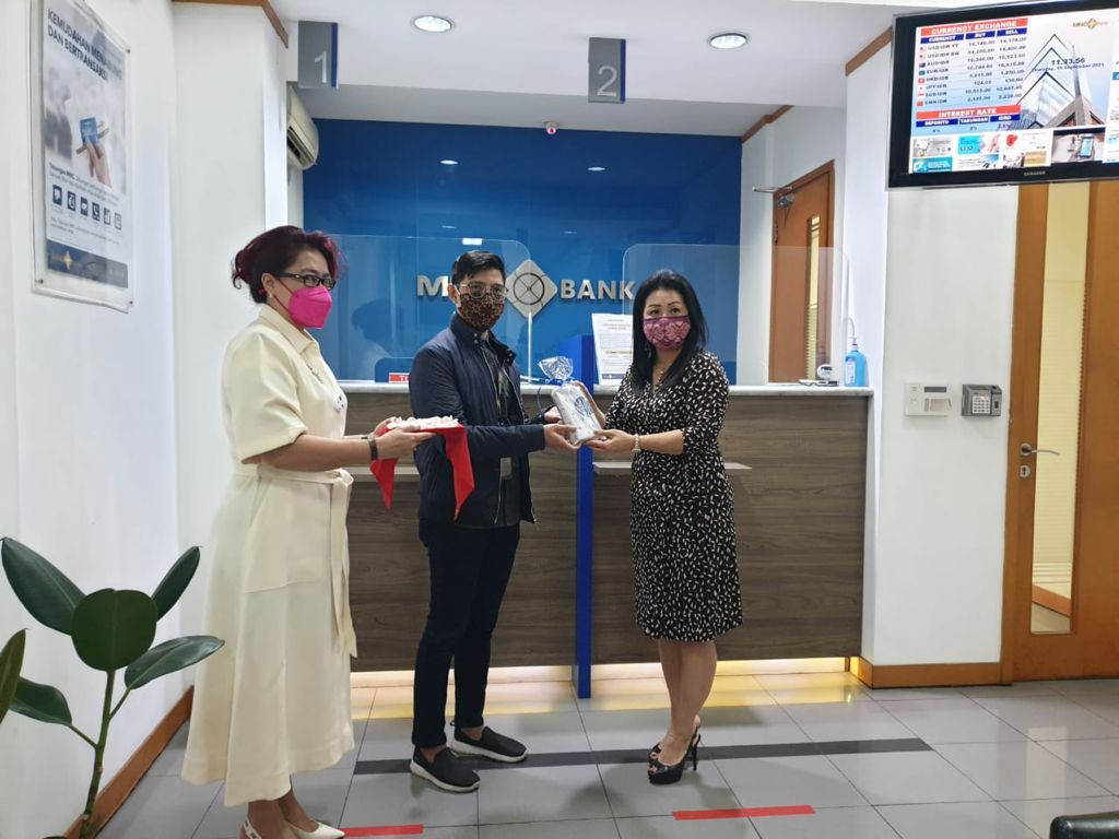 No Ghosting dan Tipu-tipu, Nasabah MNC Bank (BABP) Semringah Dapat iPhone 12 & e-Voucher Shopee. (Foto: MNC Media)