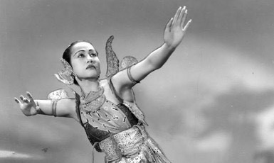 Devi Dja merupakan seorang penari, pemain sandiwara, dan bintang film Indonesia era 1940-an. (Foto: MNC Media)